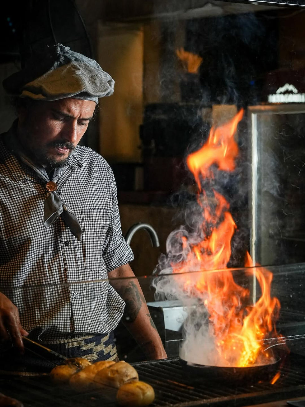 Gastronomia, campo e fogo se encontram no projeto liderado por Santi Roig.