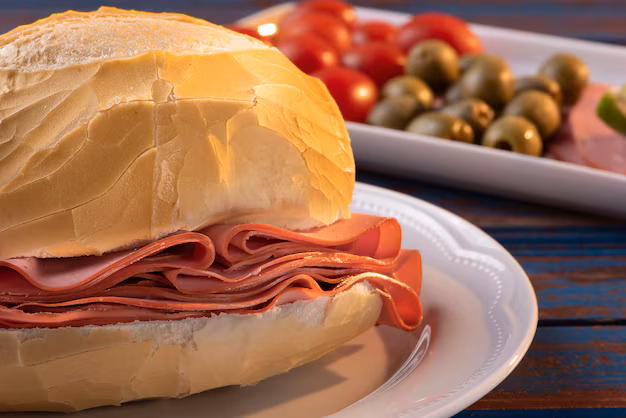 Sanduiche de mortadela