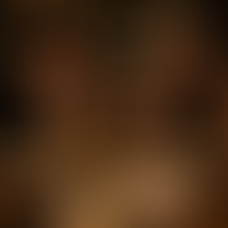 Por que copiamos o pedido dos outros no restaurante? Entenda como influência social, insegurança e comportamento em grupo afetam nossas escolhas.