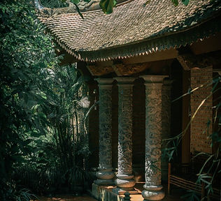 Tempel-Wald-Vietnam-Pixabay-temple-8324498_1280_edited.jpg