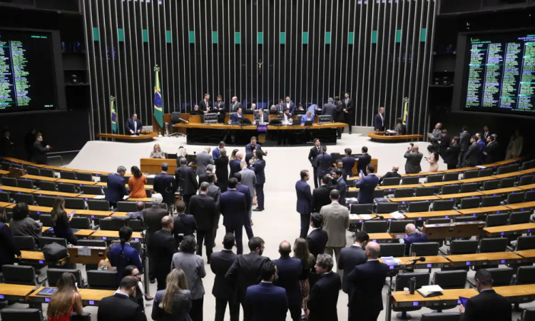 Na véspera de encontro entre Lula e Trump, Câmara pode votar PL dos minerais críticos