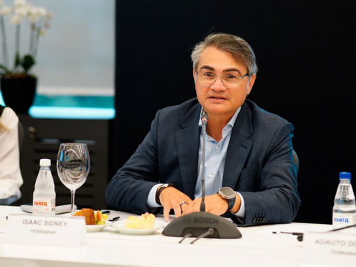 Presidente da Febraban elogia manutenção da Selic em 15%