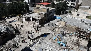 EUA resgatam um militar de F-15 abatido no Irã e seguem busca por segundo tripulante