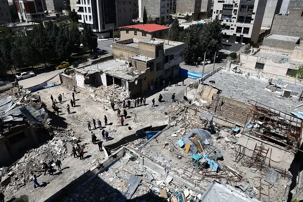 EUA resgatam um militar de F-15 abatido no Irã e seguem busca por segundo tripulante