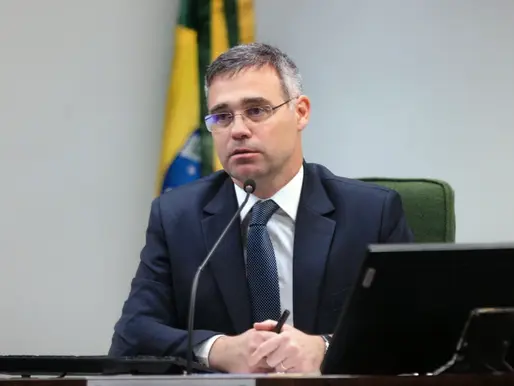 STF: Mendonça vota para proibir remoção ou suspensão de perfis