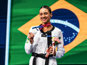 Milena Titoneli é prata no Mundial de taekwondo, o 3º pódio do Brasil