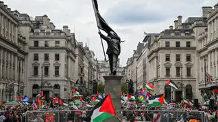 Milhares marcham em Londres em protestos separados contra imigração e pró-palestinos