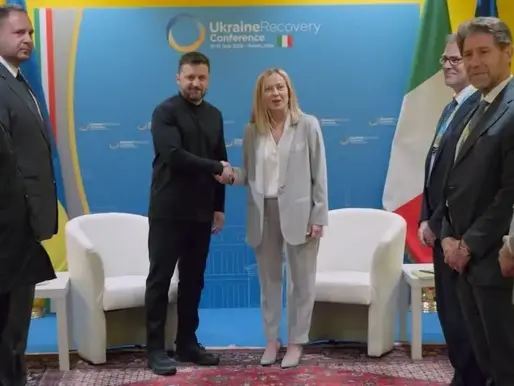 Primeira-ministra da Itália Meloni pede sanções mais duras à Rússia