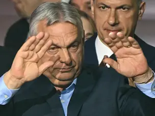 Após derrota, Orbán deixa Parlamento para reorganizar base política