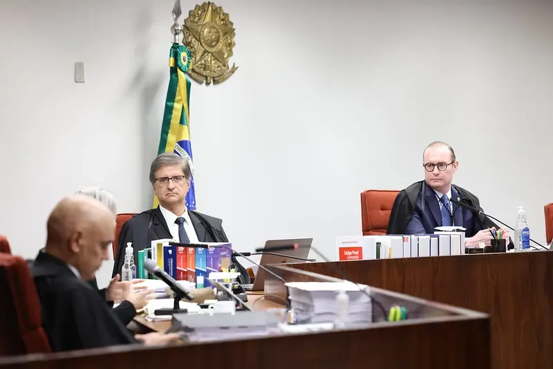 STF tem maioria para confirmar atos de Moraes contra Bolsonaro