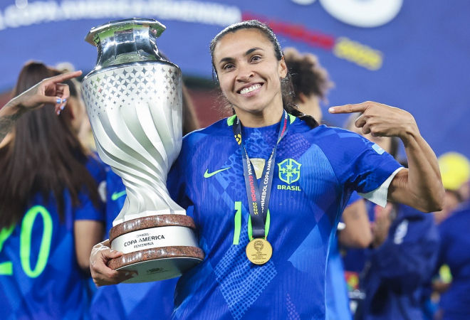 Marta, Amanda Gutierres e Arthur Elias são indicados à Bola de Ouro