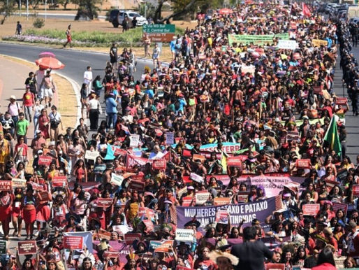 Milhares de mulheres indígenas marcham em Brasília às vésperas da COP30 contra PL da Devastação
