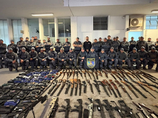 Polícia descobre bunker secreto do crime e apreende mais de 180 armas no interior de São Paulo