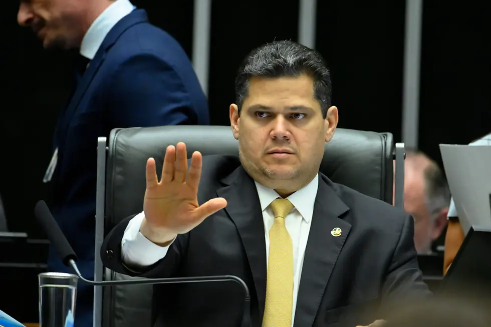 Alcolumbre fatia votação do veto de Lula ao PL da Dosimetria