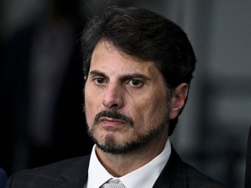 Marcos do Val desobedece STF e viaja aos EUA