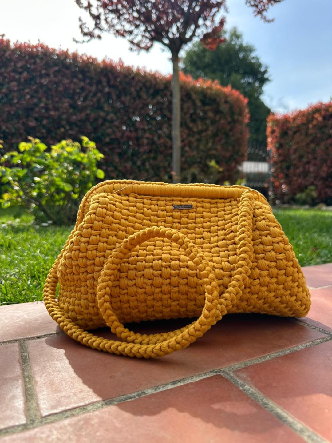 SOLE 25 col. giallo Con tracolla