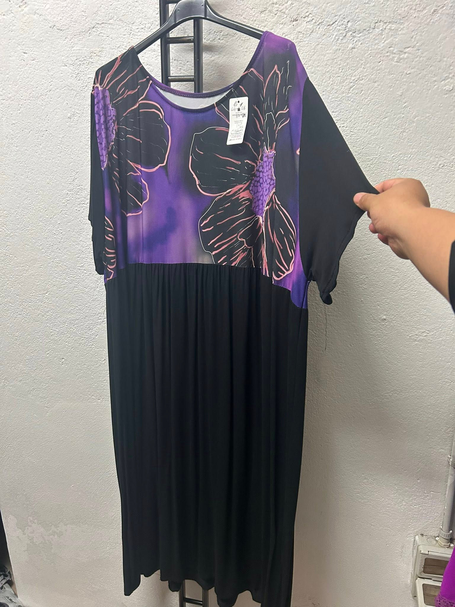 vestito cod:Aq22 tg:64/66