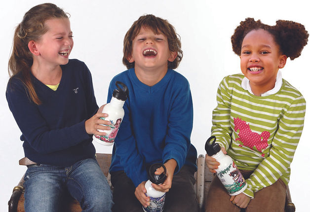 Your kids will thoroughly enjoy their customised drink bottles from logo-2-go.