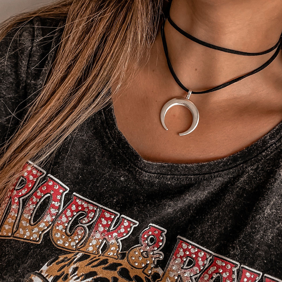 Miniatura: Gargantilla medialuna 