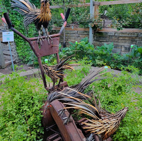 Free Range Art sculpture by Dale Lewis
