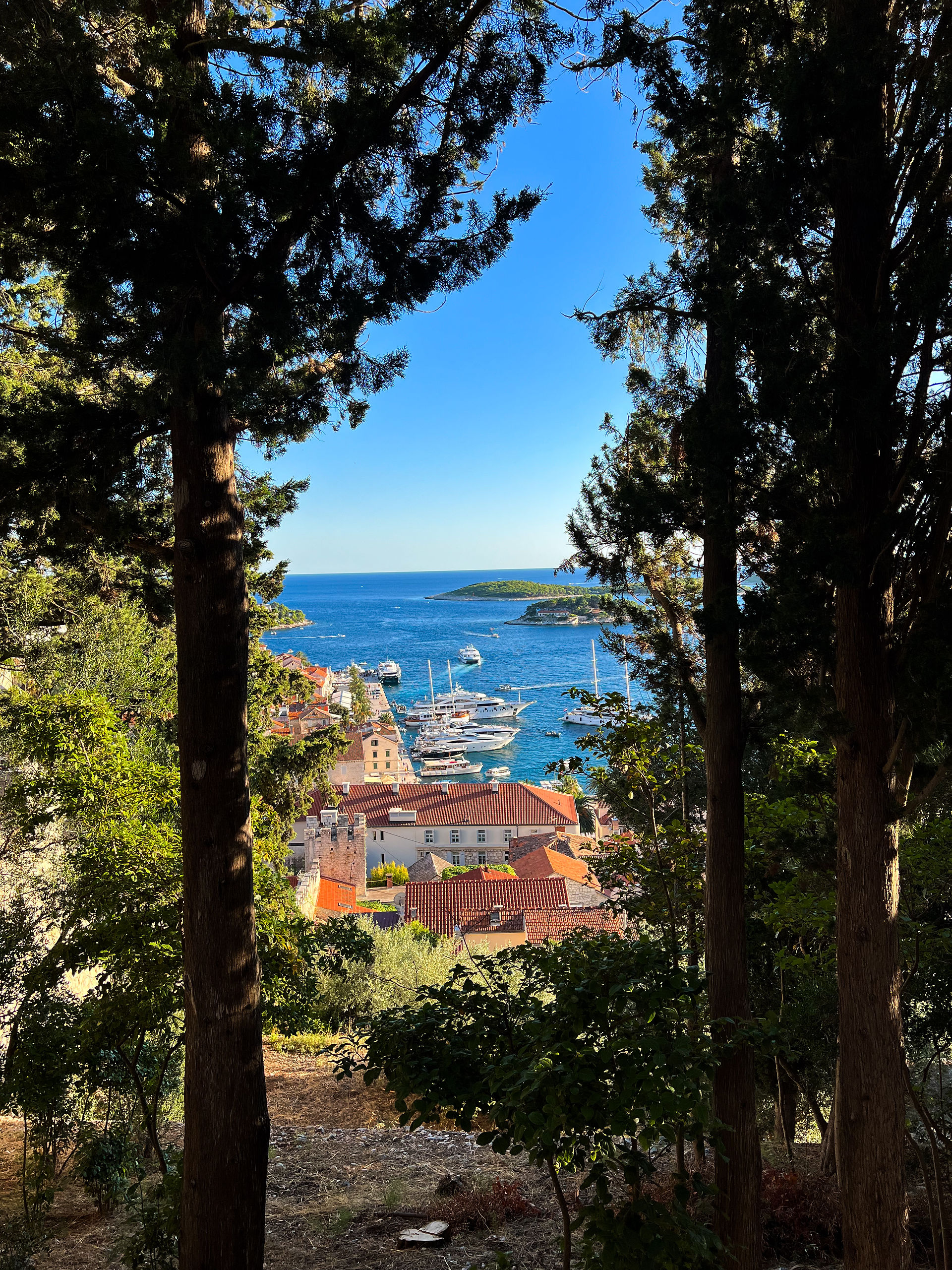 View en route to Fortica Fortress