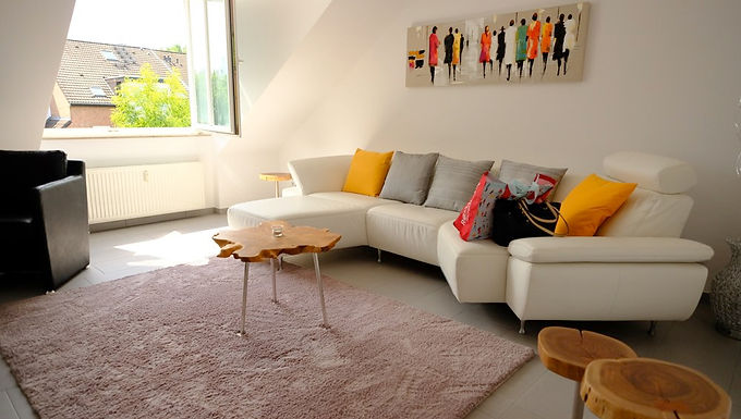 Kittelbachstr. U79                    
バスタブ〇  室内洗濯機✕  インターネット✕                           エレベーター✕  駐車場〇