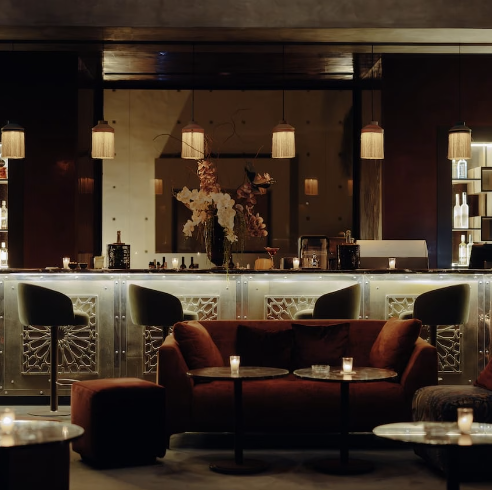 Main bar