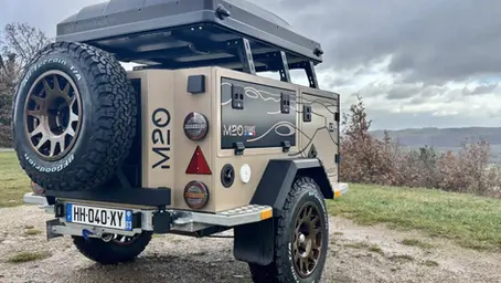 Remorque 4x4 InOut M20 Sable avec tente de toit ARB Esperance II et jantes Evocorse Bronze en sortie d'atelier