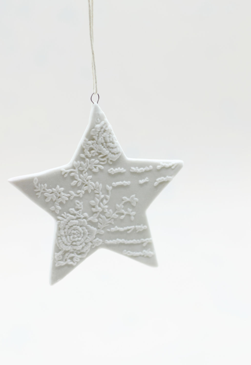 Thumbnail: Porcelain Bauble