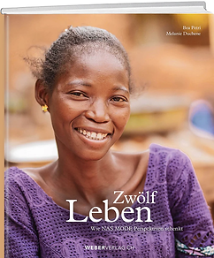 Zwölf Leben, das Buchcover mit den Geschichten von Menschen an der Nas Mode Schule. Geschrieben von Bea Petri.