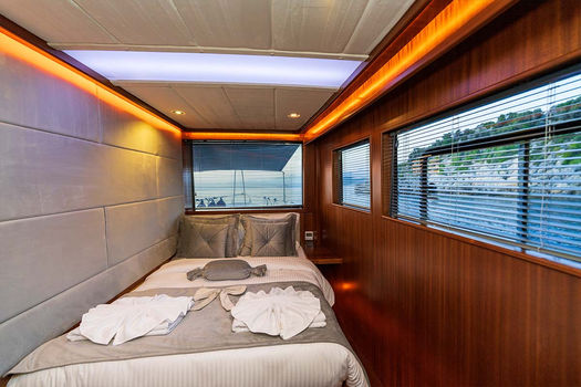 Oggusto Trawler Yacht