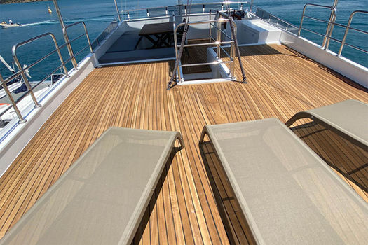 Albatros M Yacht Charter