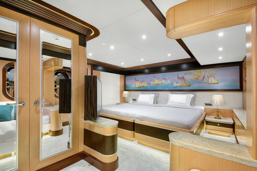 Meira Super Yacht