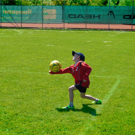 ERSTER SPIELTAG FÜR FAUSTBALL MINIS