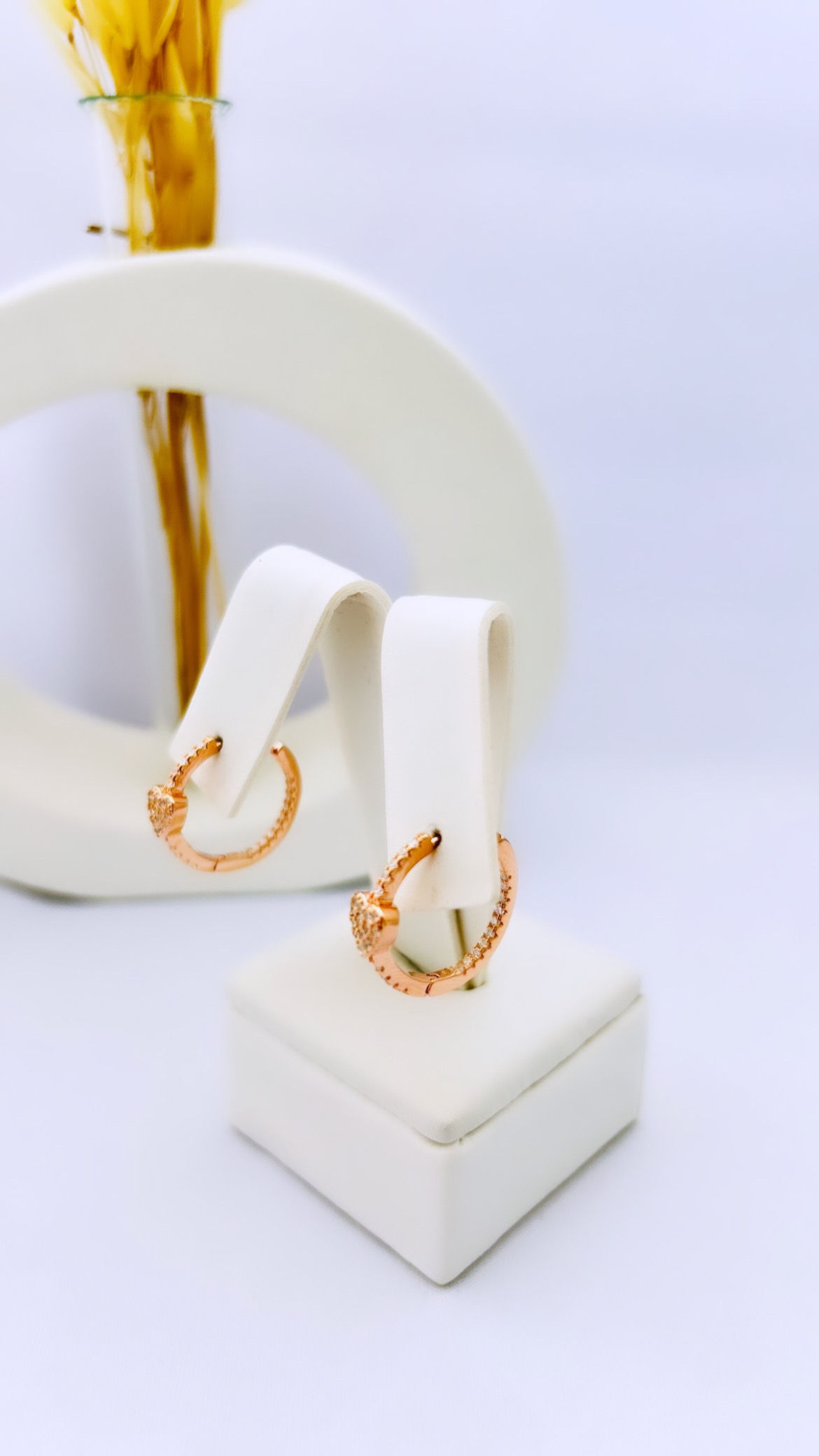 Aros corazón de 2 cm con circonias por fuera y por dentro. Plata 925 con baño 