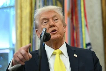 Donald Trump fala durante entrevista coletiva no Salão Oval da Casa Branca, em Washington - (crédito: Andrew Caballero-Reynolds/AFP)