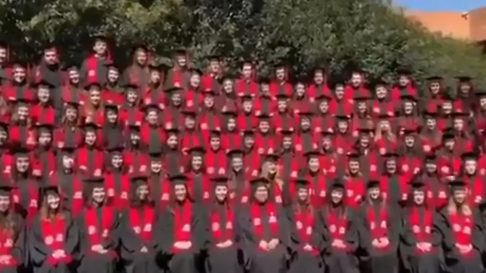 Estudiantes de la Ibero antes de que colapsara la estructura