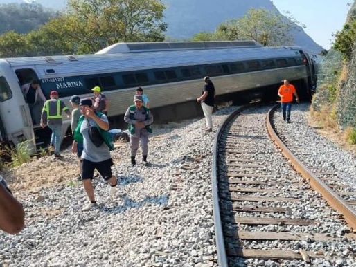 Se descarrila tren Interoceánico; 13 muertos y más de 90 lesionados