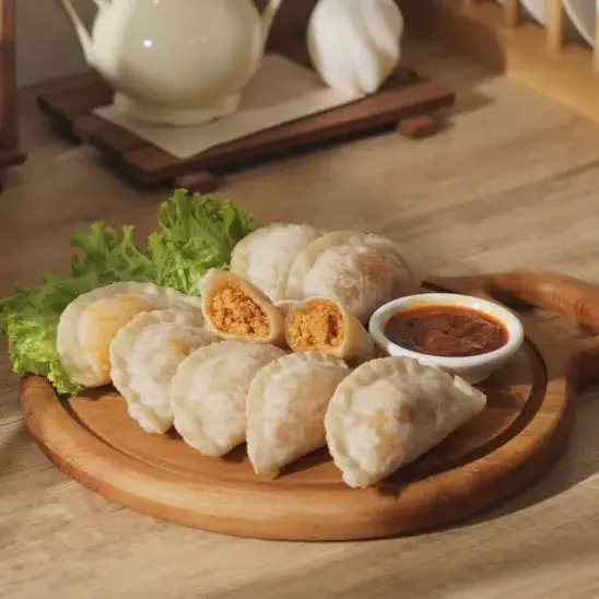 Entah untuk santai sore atau suguhan tamu, cireng isi selalu jadi pilihan tepat!