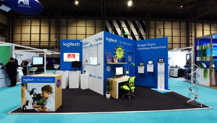 Logitech experiential stand