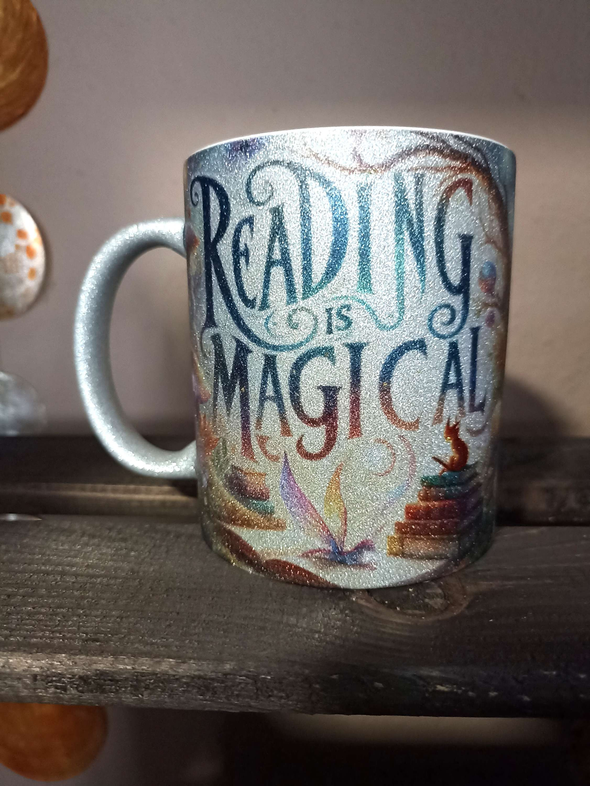 Glitzertasse "Reading is magical"