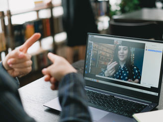 Ante todo humanos, a pesar de la pandemia