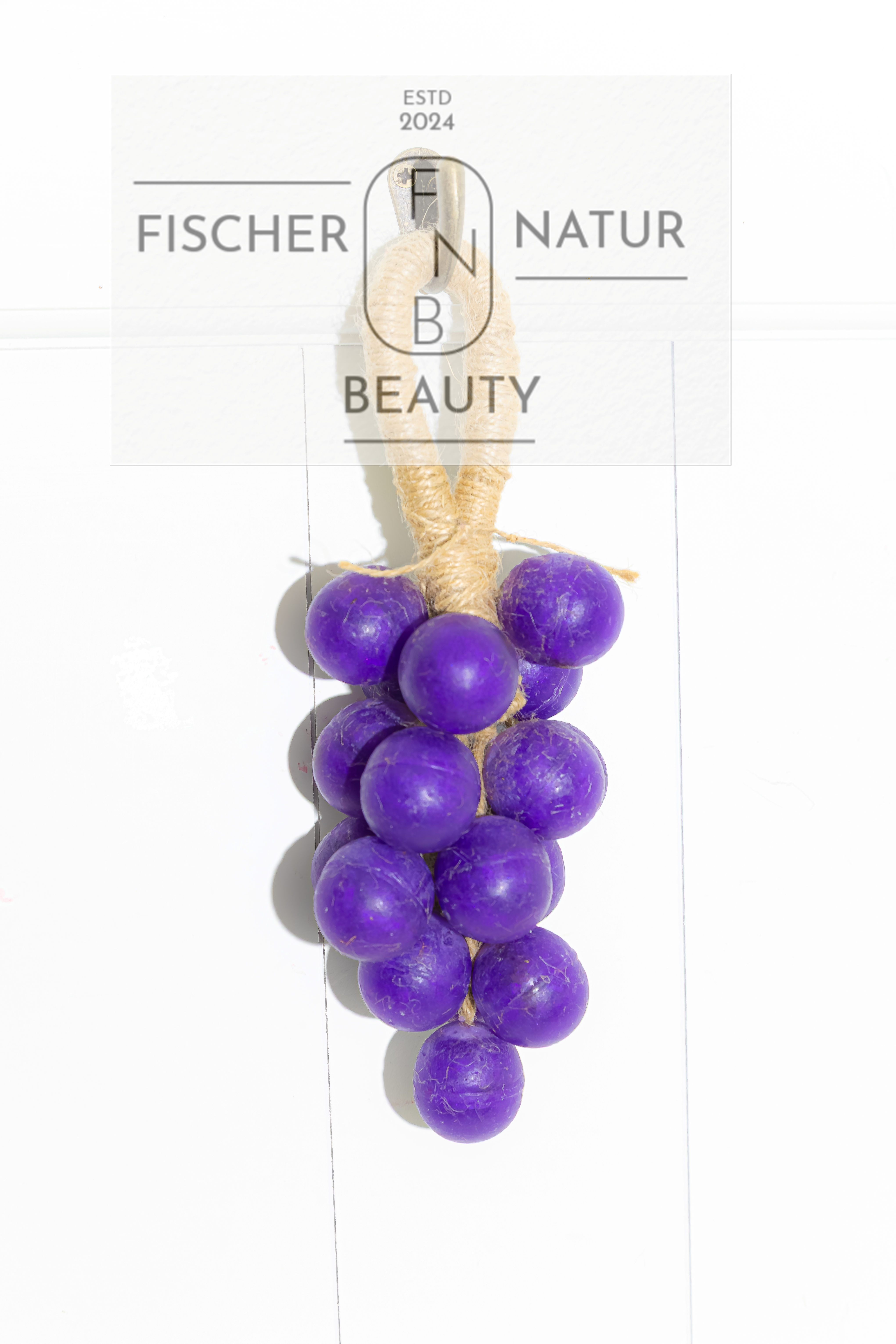 Handgefertigte Traubenseife Dunkellila, mit 18 Kugeln, ca. 305 Gramm