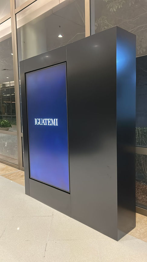 Videowall pantografo embutido