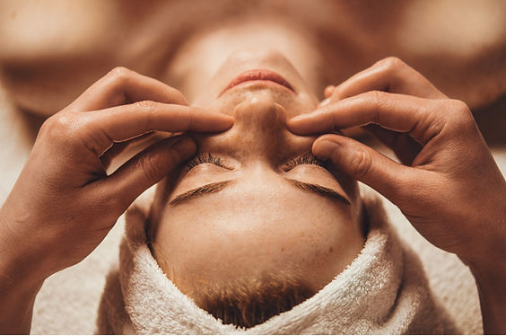Sculptural Facelift Massage