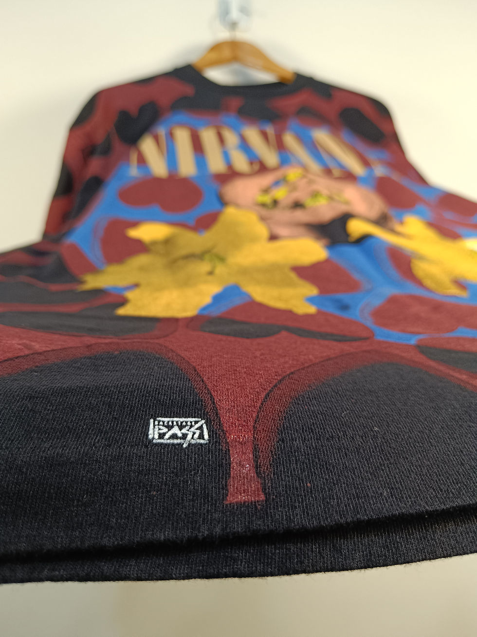 Thumbnail: Vintage Nirvana Heart-Shaped Box Sun Faded | Single Stitch | XL