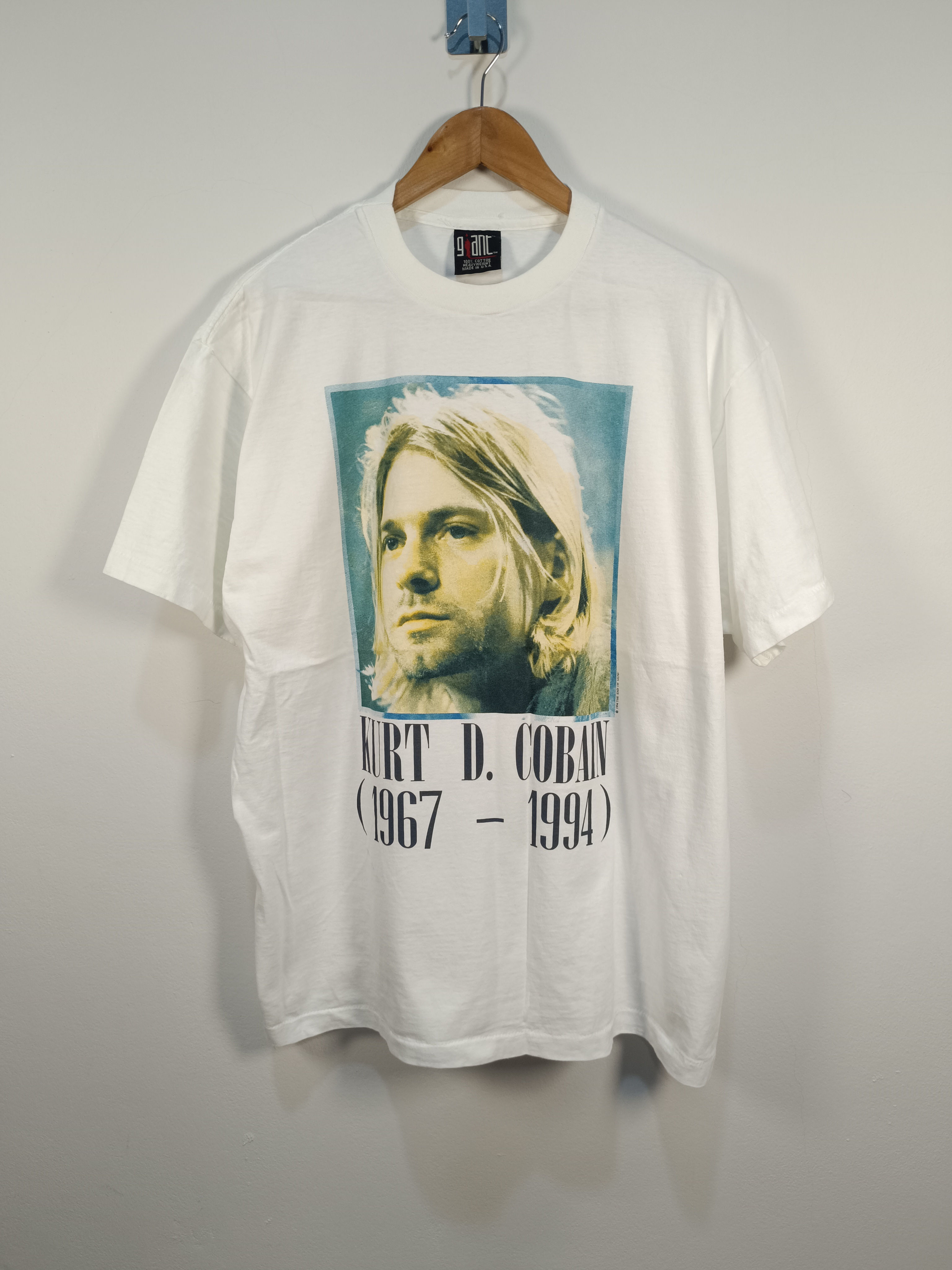 Kurt Cobain Memorial Vintage Style Band T-Shirt Kurt Cobain Tee XL