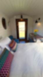 HUT 2 BED