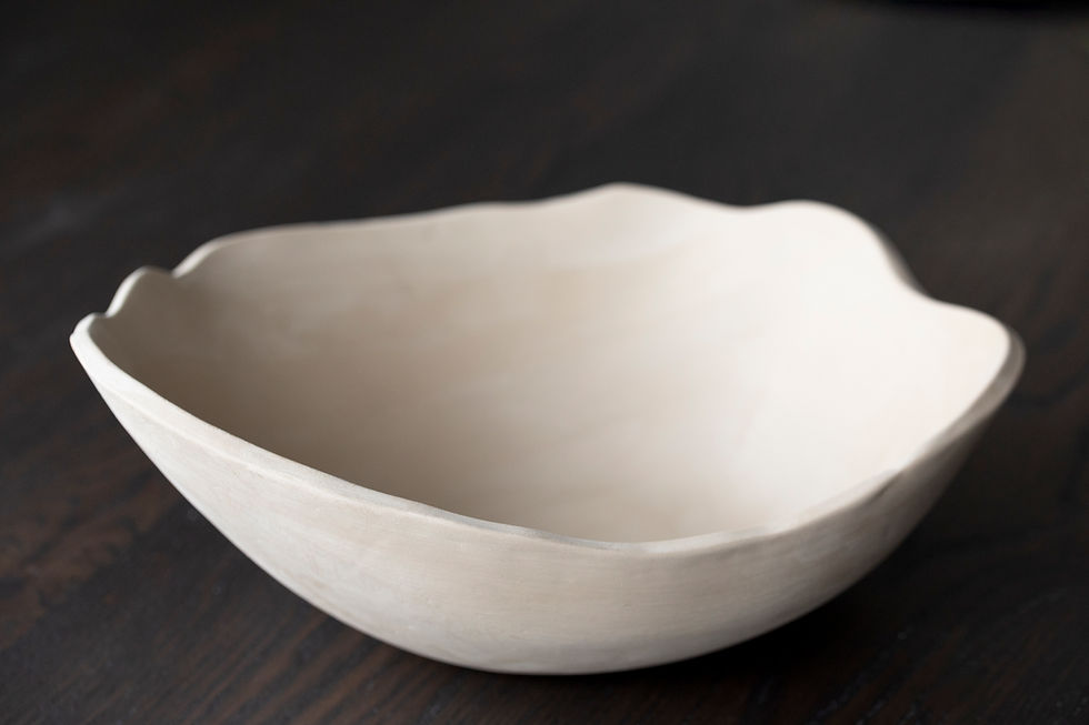 Ongeglazuurde keramische Baby Belly Bowl op maat met organische, handgevormde rand