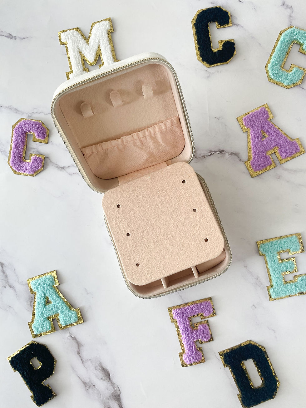 Miniaturbild: Schmuckbox Emily weiss